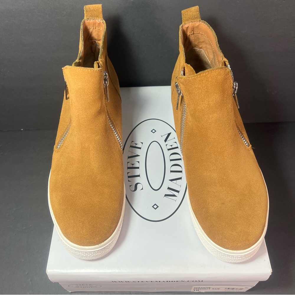 Steve Madden Women’s Brown Suede Chukka Boots